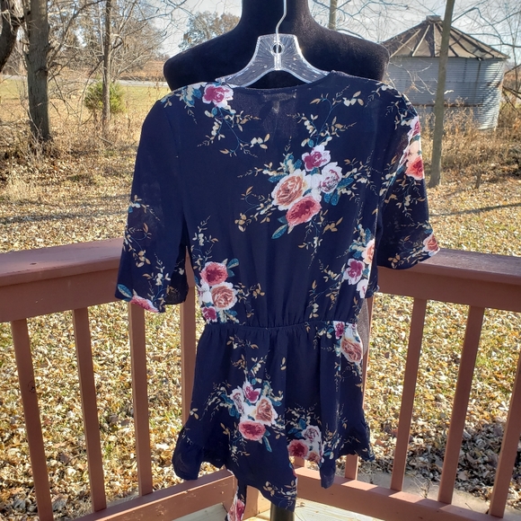 Floral Vneck Romper Shorts - Picture 4 of 7